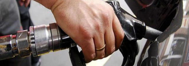 La OCU promueve la primera compra colectiva de carburantes en España