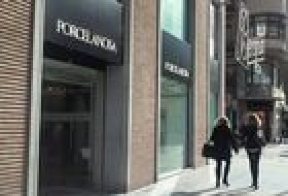 Porcelanosa deja su histórico bajo en la Calle Colón de Valencia y provoca la reubicación de otras firmas
