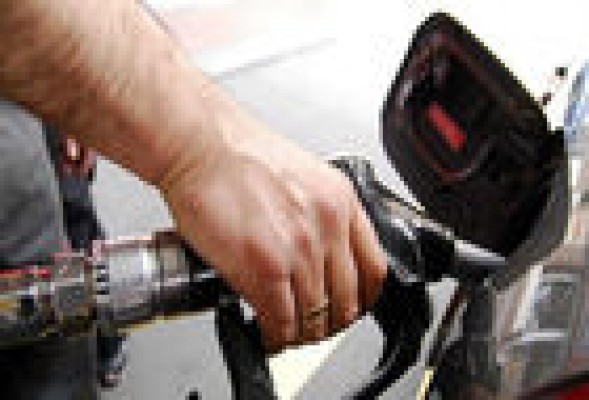 Buenas noticias de cara a Semana Santa: bajan los precios de los carburantes