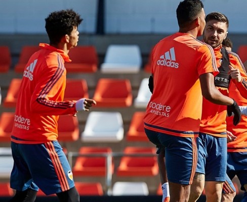 Siqueira sorprende en el entrenamiento