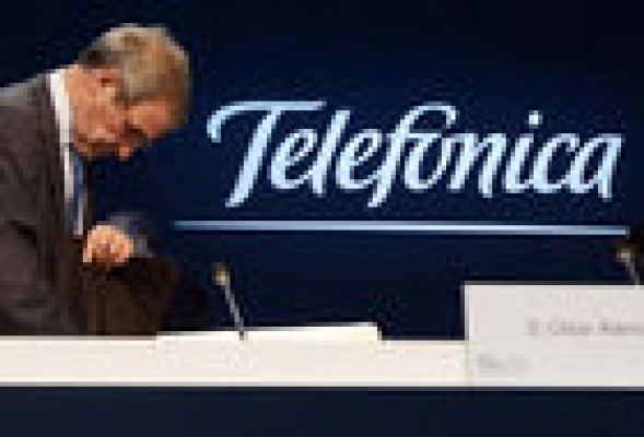 Telefónica se lanza a por los derechos del fútbol español 
