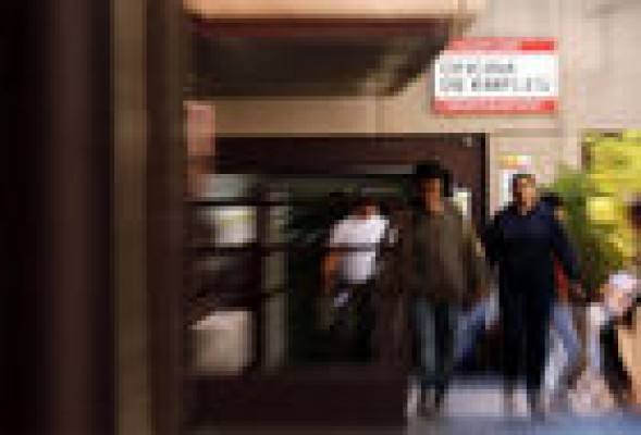 El paro baja en 60.214 personas en marzo, su mayor descenso en este mes en 13 años