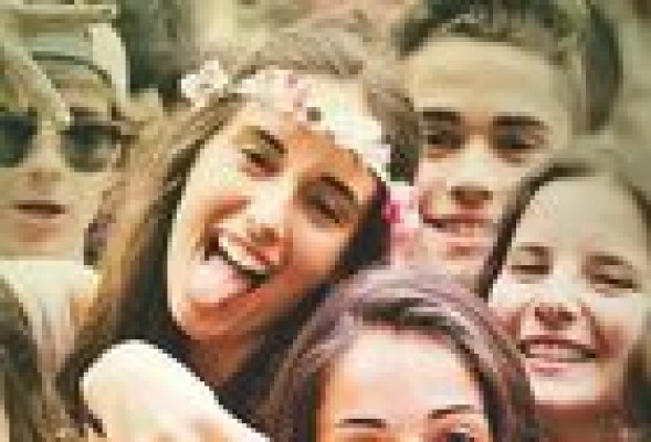 Nos queda Portugal: 8.500 jóvenes portugueses toman Calpe y abren la temporada 