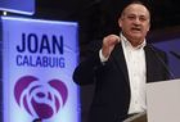 Calabuig se compromete a conceder ayudas para material escolar y crear 5.000 plazas para menores de 3 años