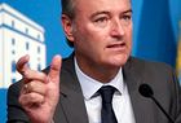 Fabra sitúa en las listas a todos sus consellers aunque cede a las peticiones de los barones del PP