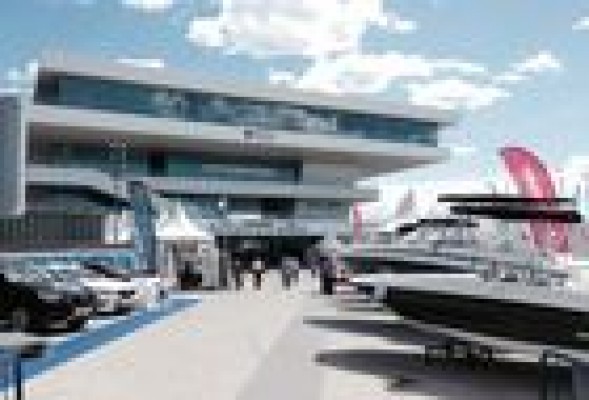 Mazda Motor Almenar patrocina el Boat Show 2015