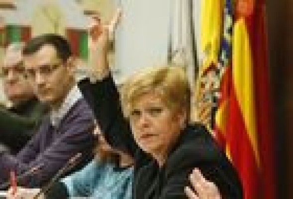 Milagrosa Martínez, procesada por la trama de Fitur, preside su antepenúltimo pleno en Novelda