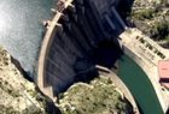 La central hidroeléctrica de Cortes vuelve a funcionar tras el desprendimiento