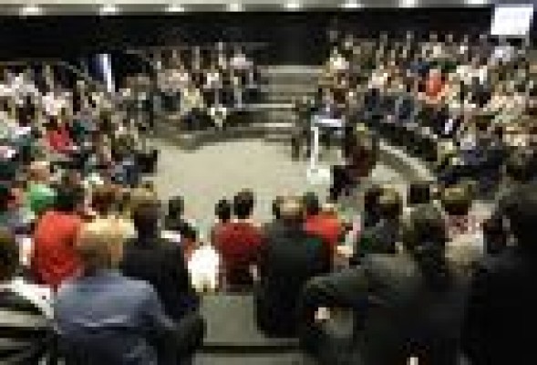 Fabra promete una ayuda de 8.000 euros a los autónomos por cada trabajador que contraten
