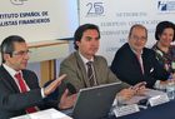 Analistas financieros piden mayor diversidad en la financiación de las empresas y más autofinanciación