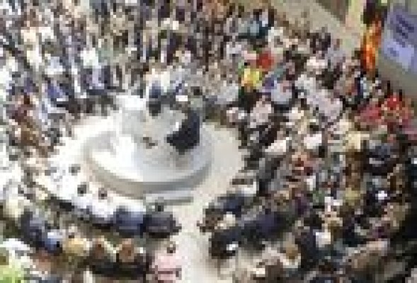 Fabra se compromete a que cada persona solo podrá desempeñar un cargo público y cobrar un solo sueldo
