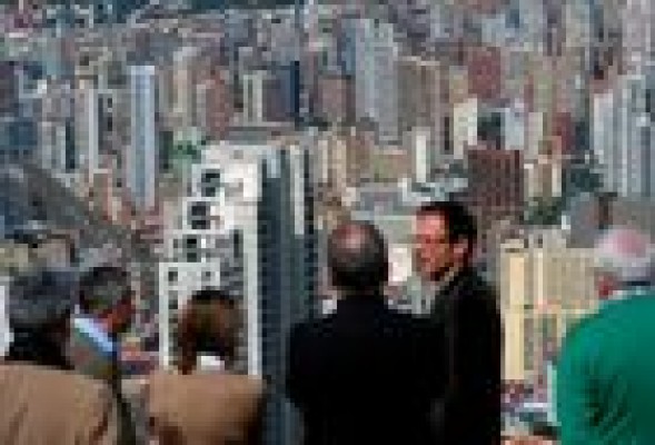 Por qué nos chifla Benidorm: la idealización del urbanismo empinado
