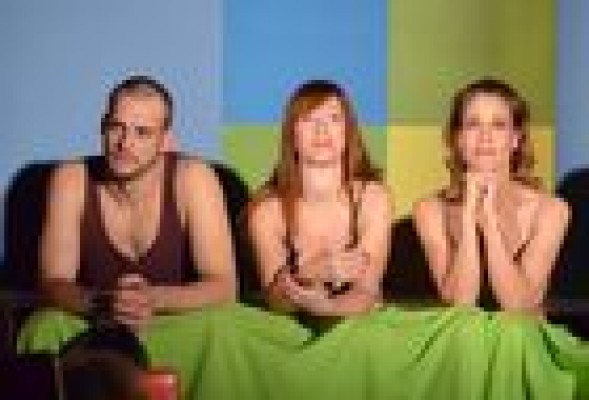 'El otro lado de la cama': teatro para cantar y bailar este fin de semana en La Rambleta