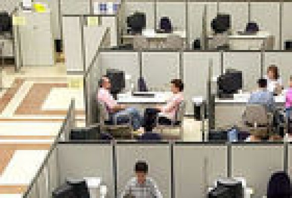 Desde este lunes se puede presentar la declaración de la renta en las oficinas de la Agencia Tributaria