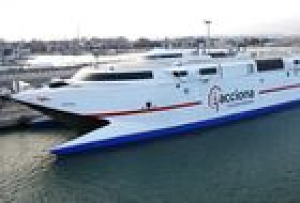 Acciona opta por quedarse con Trasmediterránea y no venderla