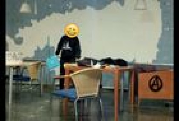 La UV quiere licitar una cafetería en el centro autogestionado Ca L'Estudiant 