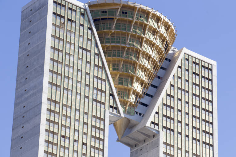  Vista de la cúspide del edificio, del que resta un 5% por ejecutar. Foto: PEPE OLIVARES   - 