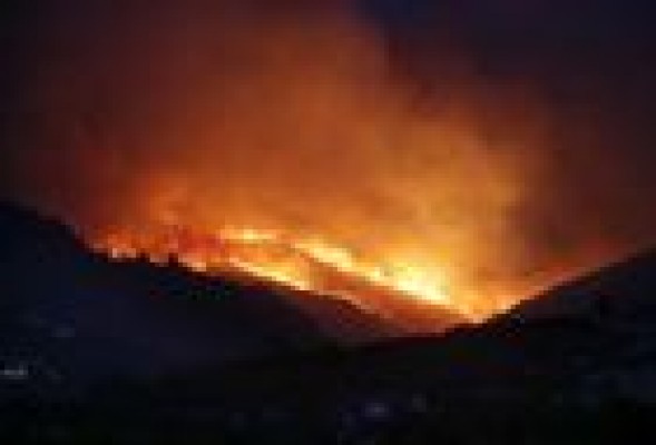 Una quema descontrolada, principal causa del incendio que afecta a la Vall d'Ebo