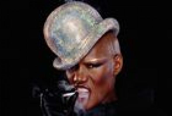 Esperando a Grace Jones