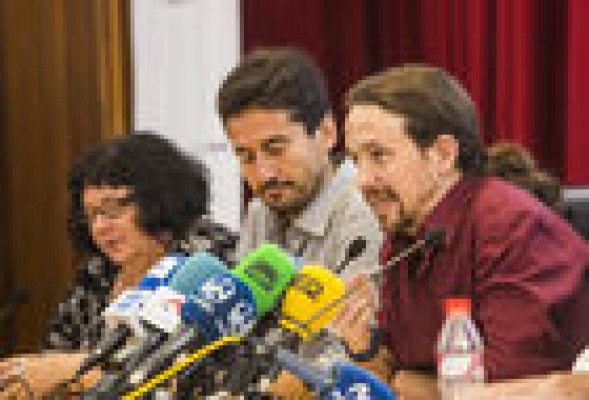 Iglesias carga las tintas contra Rivera y se burla del PSOE en su visita a Valencia
