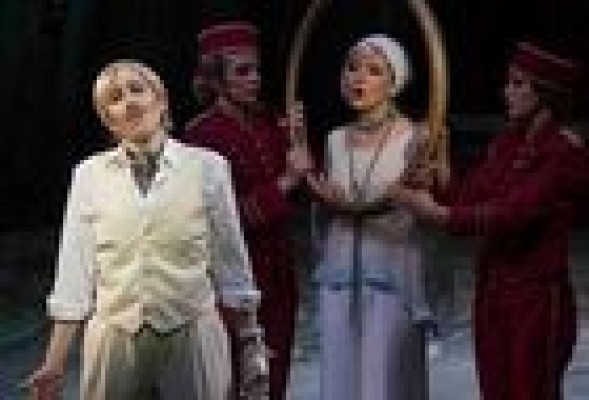 Un nuevo 'Narciso' cierra en el Teatro Martín y Soler la temporada más convulsa de les Arts 