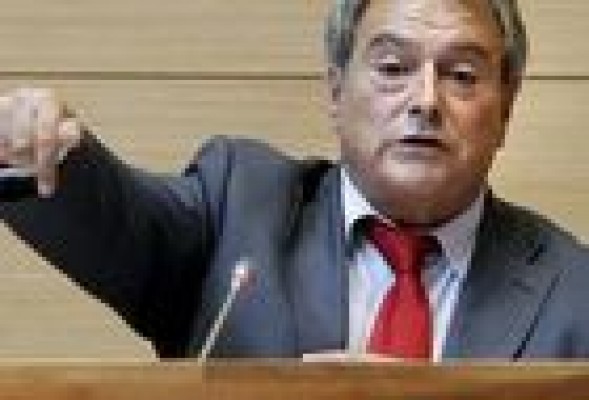 Rus se querella contra Rosa Pérez, de EU, por revelación de secretos y coacciones para impedirle ser candidato