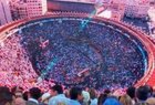 El PP llena la Plaza de Toros de Valencia, aunque no 'revienta' como en sus mejores tiempos