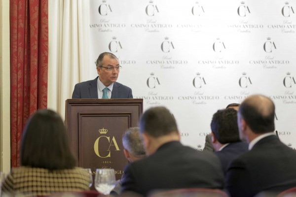 Navarro sitúa en la formación, innovación y dimensión los retos de las empresas castellonenses 