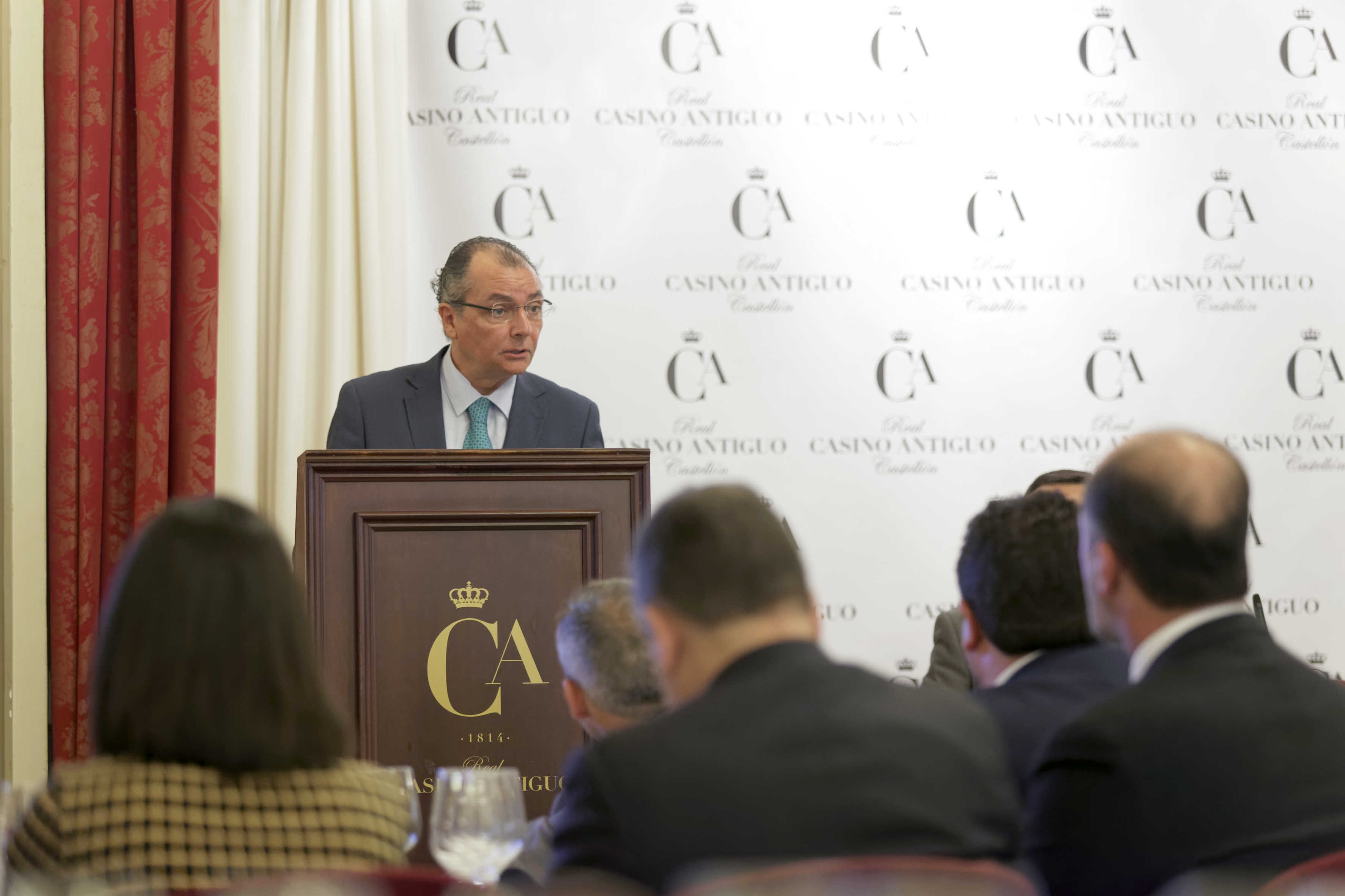 Salvador Navarro, durante un momento de su intervención. (FOTO: ANTONIO PRADAS) - 