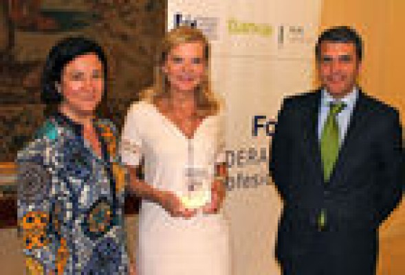 La economista Isabel Estapé pide mantener la moderación salarial