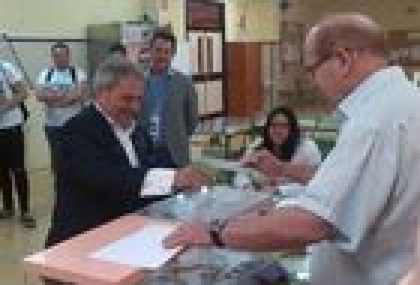 Alfonso Rus vota a Fabra