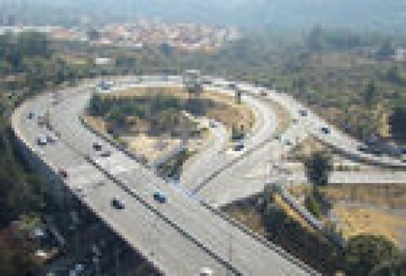 Ferrovial y Sacyr, duelo al sol en Colombia por una autopista