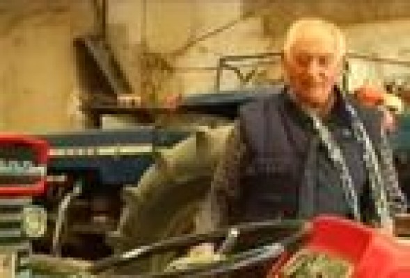Un coleccionista de tractores muere aplastado por una de sus máquinas y deja 130 vehículos como legado