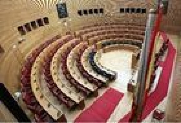 Compromís quiere aplazar la negociación directa con Puig hasta después de constituirse Les Corts