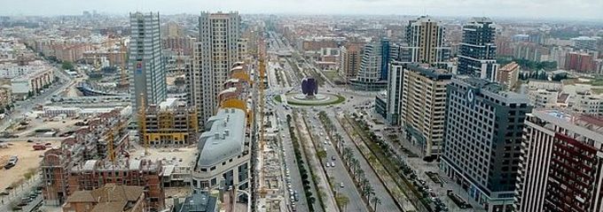 La avenida de Corts Valencianes, zona de libertad horaria comercial
