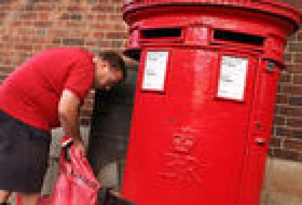 El Gobierno británico vende el 30% de Royal Mail para reducir deuda