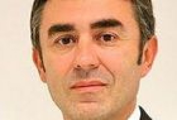El decano de economistas se querella contra el vicedecano y anuncia elecciones a toda la junta 
