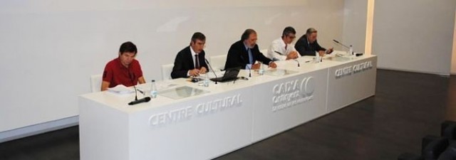 Caixa Ontinyent esperará a 2016 a renovar la mitad de su junta
