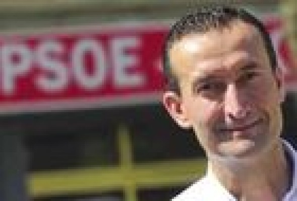 El socialista Carlos González se convierte en el nuevo alcalde de Elche con un tripartito