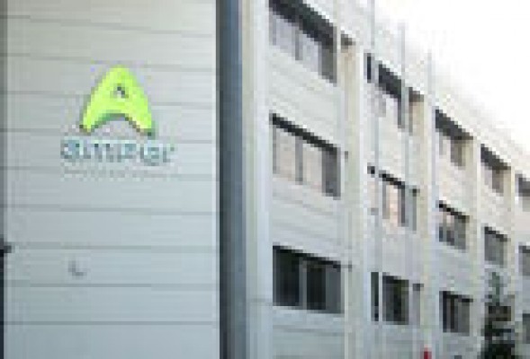 Aviso a los accionistas de Amper: hoy llega un aluvión de papel