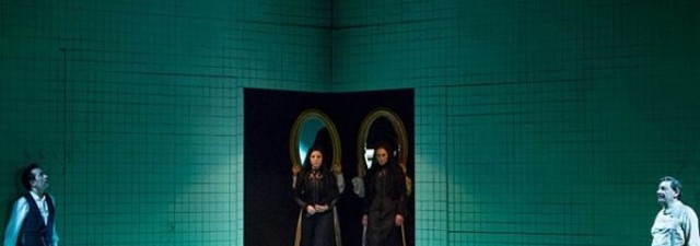 Los profesionales de la luz en el teatro reivindican salir de las sombras