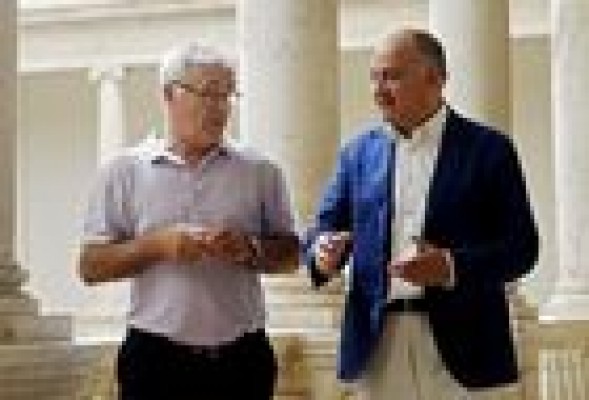 Ribó y Calabuig avanzan en la formación del gobierno pero siguen encallados por la vicealcaldía