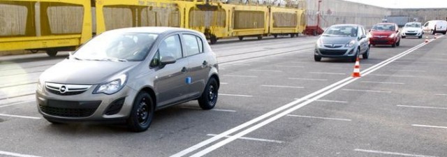 Los empresarios reparten entre Adif y Fomento las culpas por el fracaso del tren de mercancías por Teruel