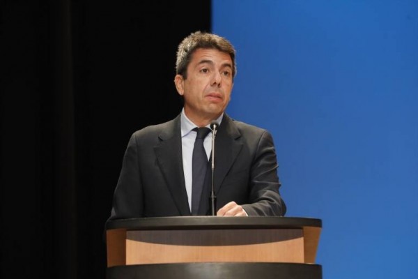 Mazón, la marioneta negacionista de Vox