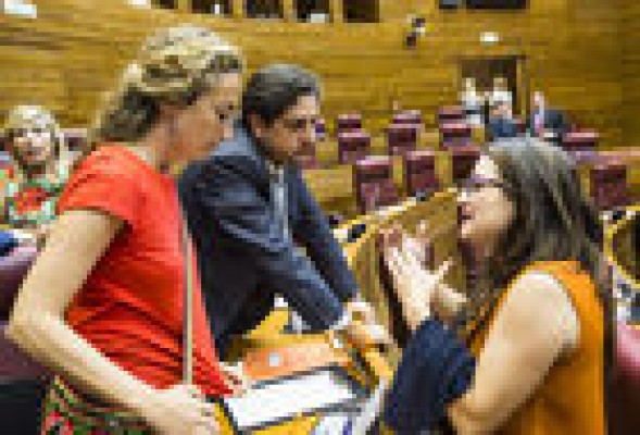 Punset incendia las redes al imitar el discurso de Rivera en Les Corts