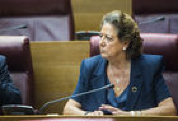De los 'rifirrafes' de Barberá a la poesía de Benedetti, las anécdotas del pleno de investidura