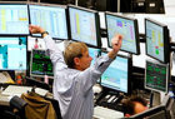El Ibex 35 'pasa' de Grecia y acumula una revalorización del 4% durante la semana