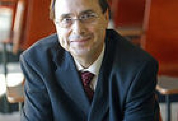El catedrático de Economía Vicent Soler se perfila como conseller de Hacienda