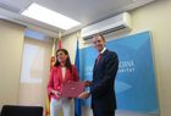 Carmen Montón se compromete a rescindir 