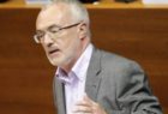 Los diputados de Podemos en Les Corts se reducen el sueldo a tres veces el salario mínimo interprofesional